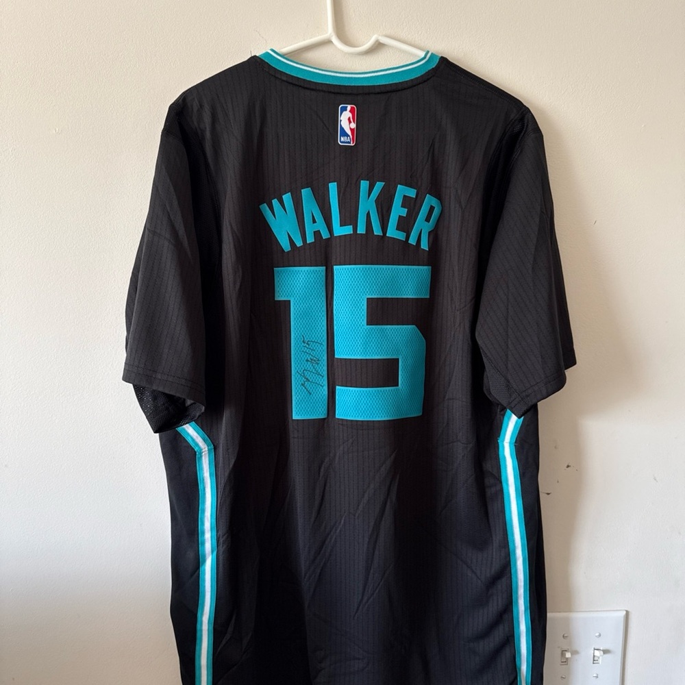 Men’s adidas Signed Kemba Walker #15 Hornets Rev30 Sleeved Jersey Sz XL - NWT
